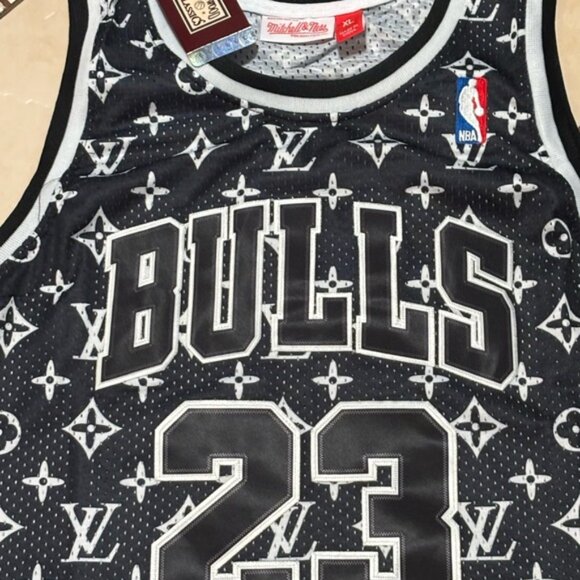 Chicago Bulls Michael Jordan # 23 Jersey Black/White , Unisex - Picture 5 of 12